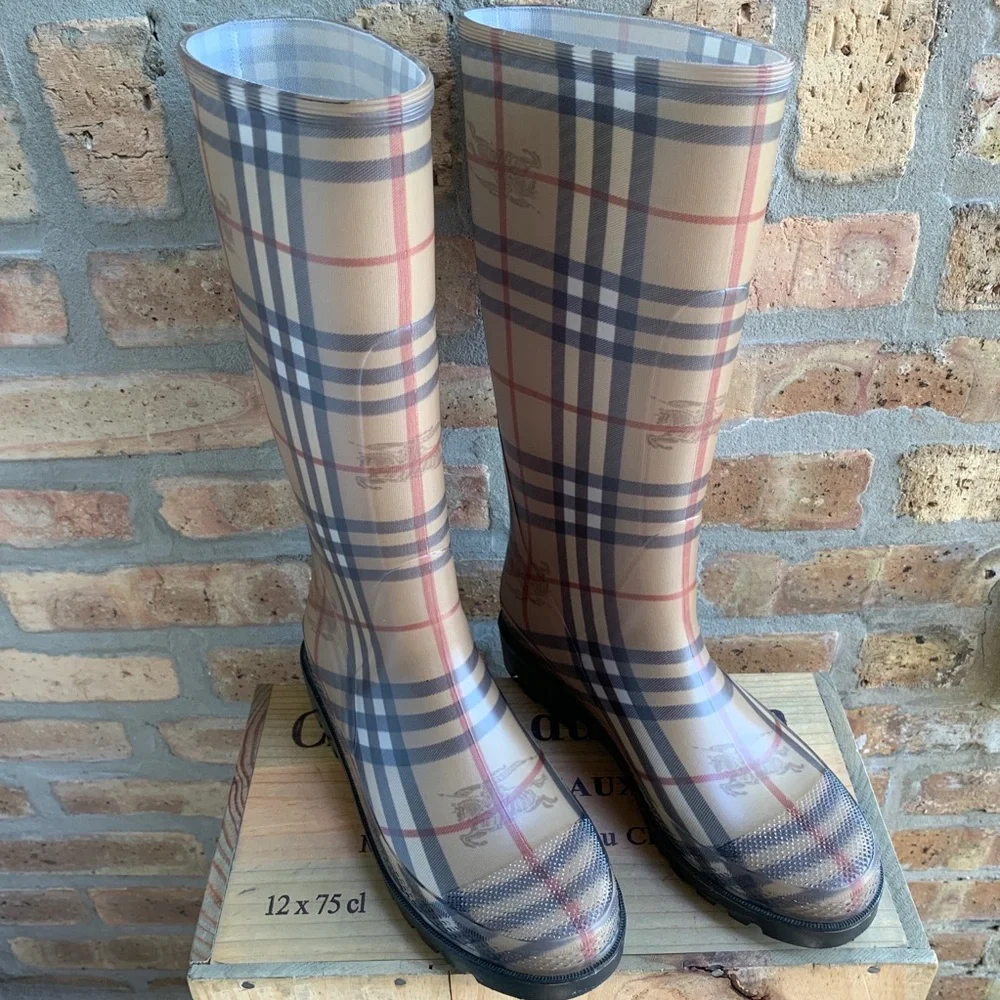 Burberry tall glossy